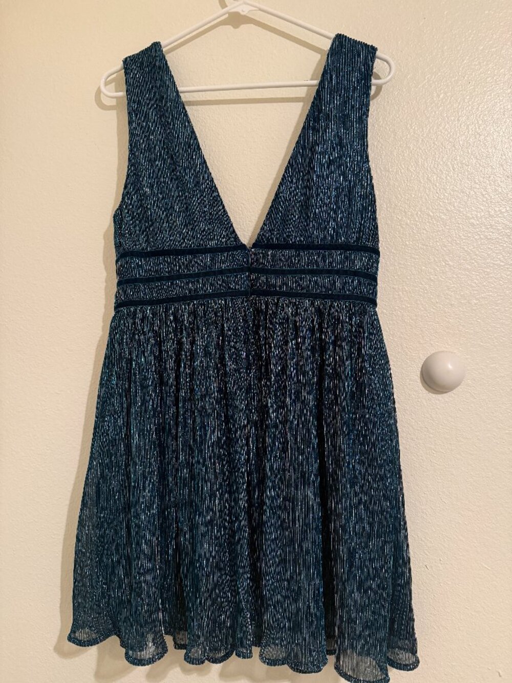 Lulu’s Smokeshow Teal metallic sparkling plunging dress. Size Medium.